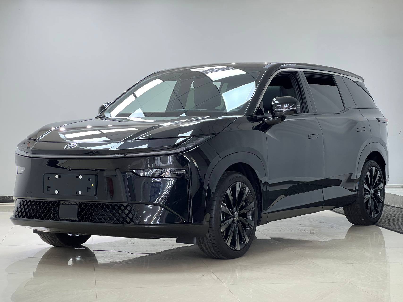 Toyota bZ3X 2025, лот из Китая (1/6)