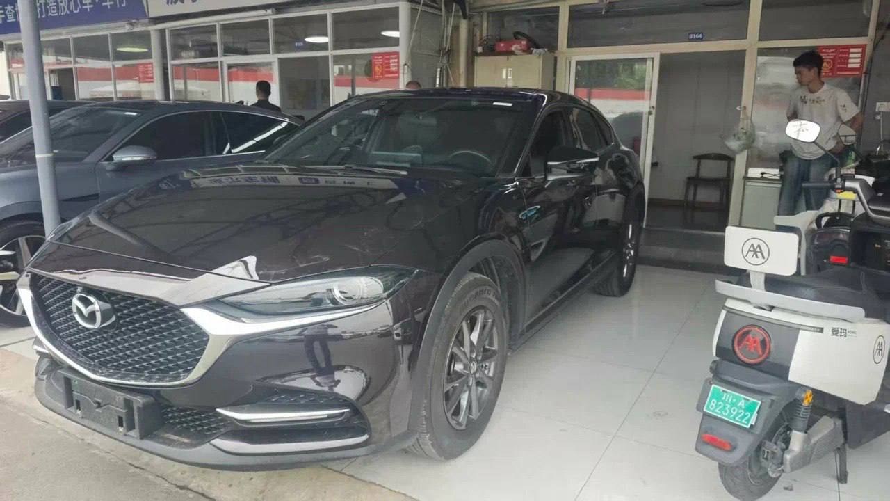 Mazda CX-4 2023, наш лот, вид спереди 3/4