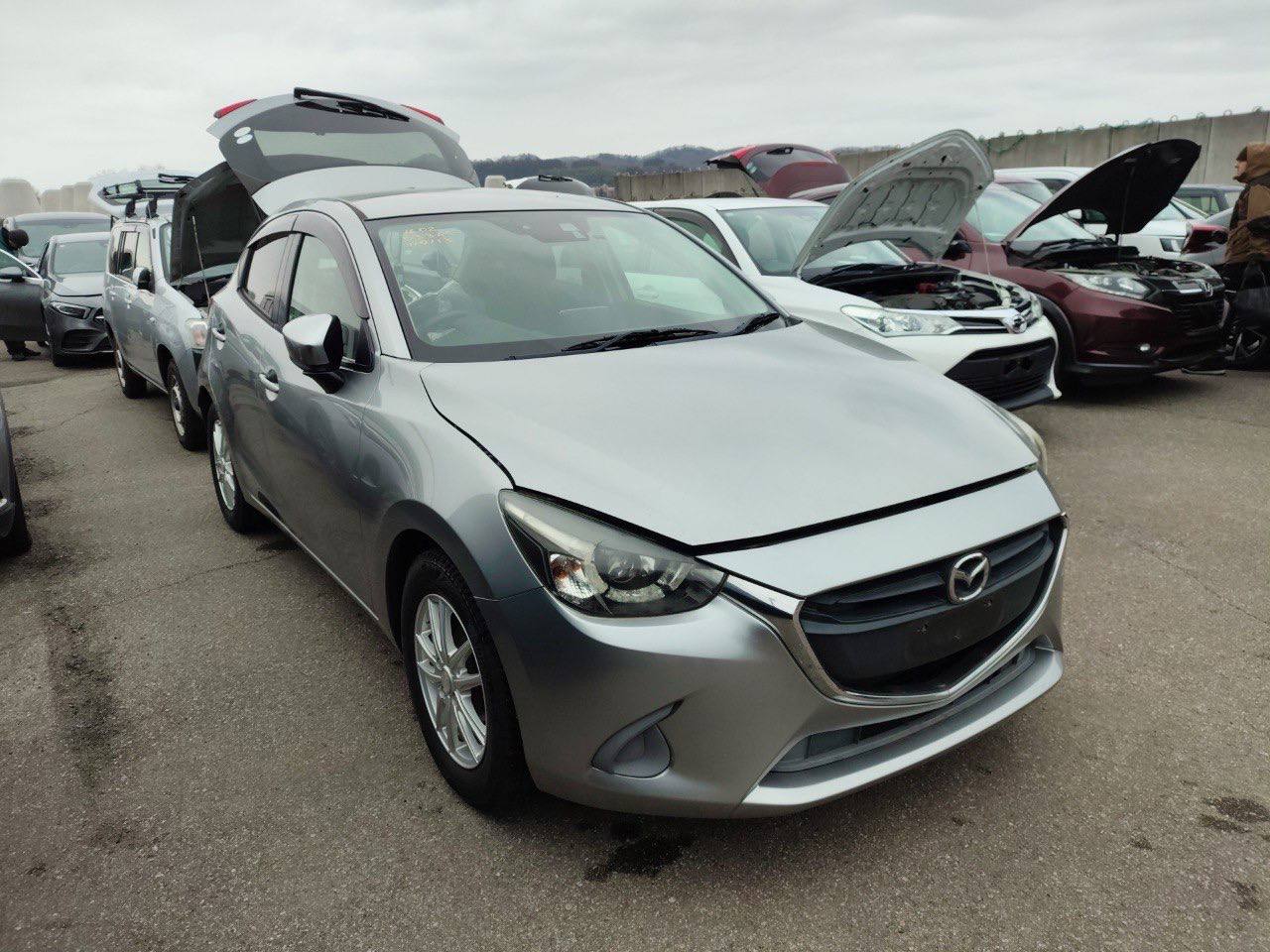 Mazda Demio 13S из Японии, 2015, наш лот (1/6)