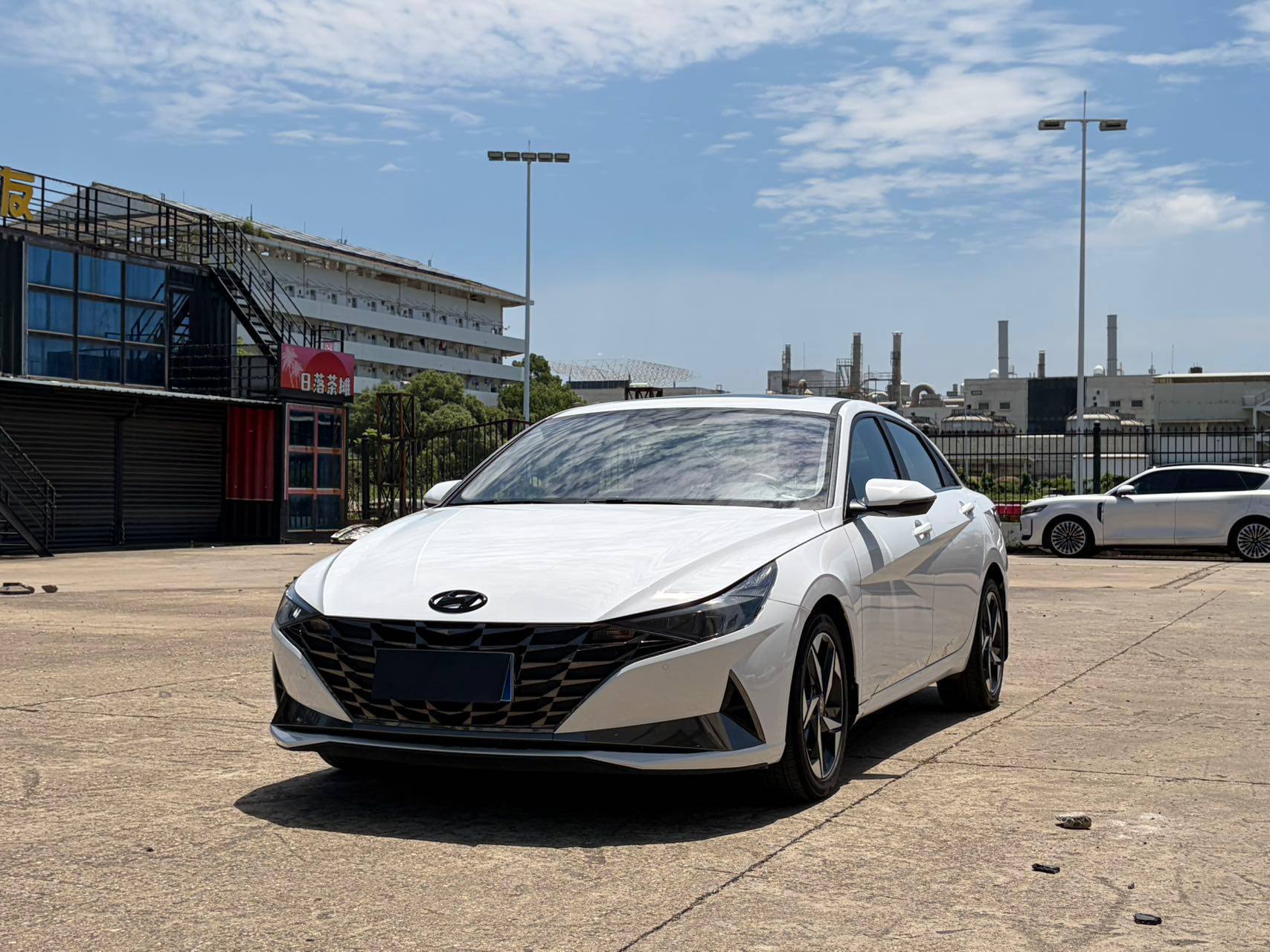 Hyundai Elantra 2022 из Китая, наш лот (1/6)
