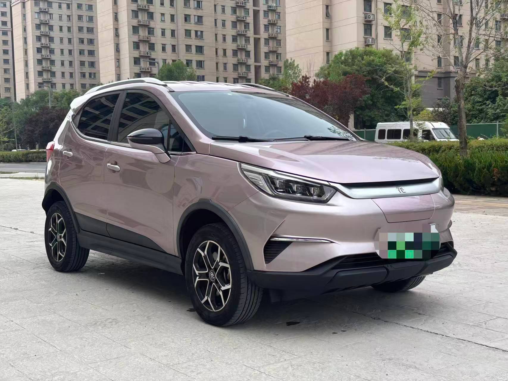 Реальный лот BYD Yuan Pro с площадки дилера в Китае