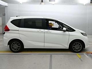 Honda Freed GB5 2017, лот, профиль