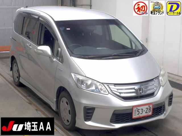 Honda Freed Hybrid GP3 2014, лот, спереди 3/4