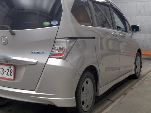 Honda Freed Hybrid GP3 2014, лот, сбоку сзади