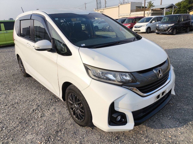 Белая Honda Freed из отзыва клиента Julia Khvan, фото с площадки в Японии