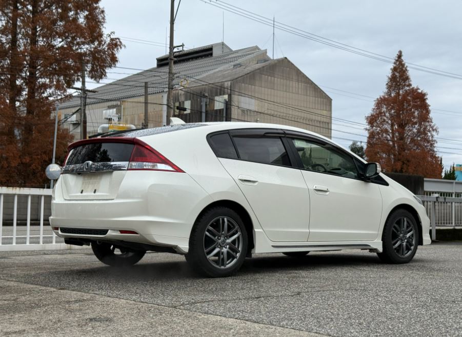 Реальный лот Honda Insight с японского аукциона