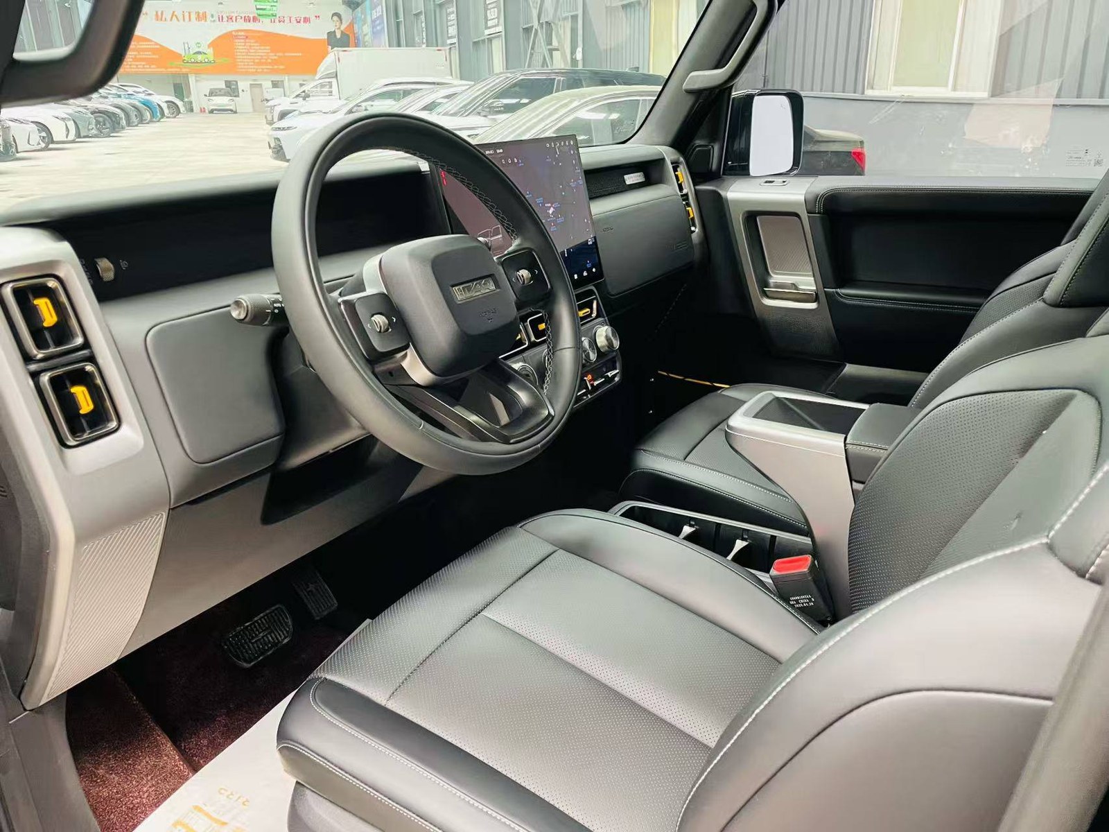 iCar V23 чёрный, наш лот, место водителя