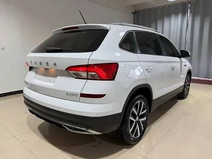 Skoda Kamiq 2023 из Китая, сзади 3/4
