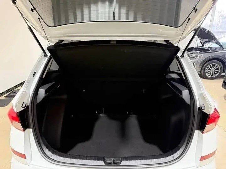Skoda Kamiq 2023 из Китая, багажник