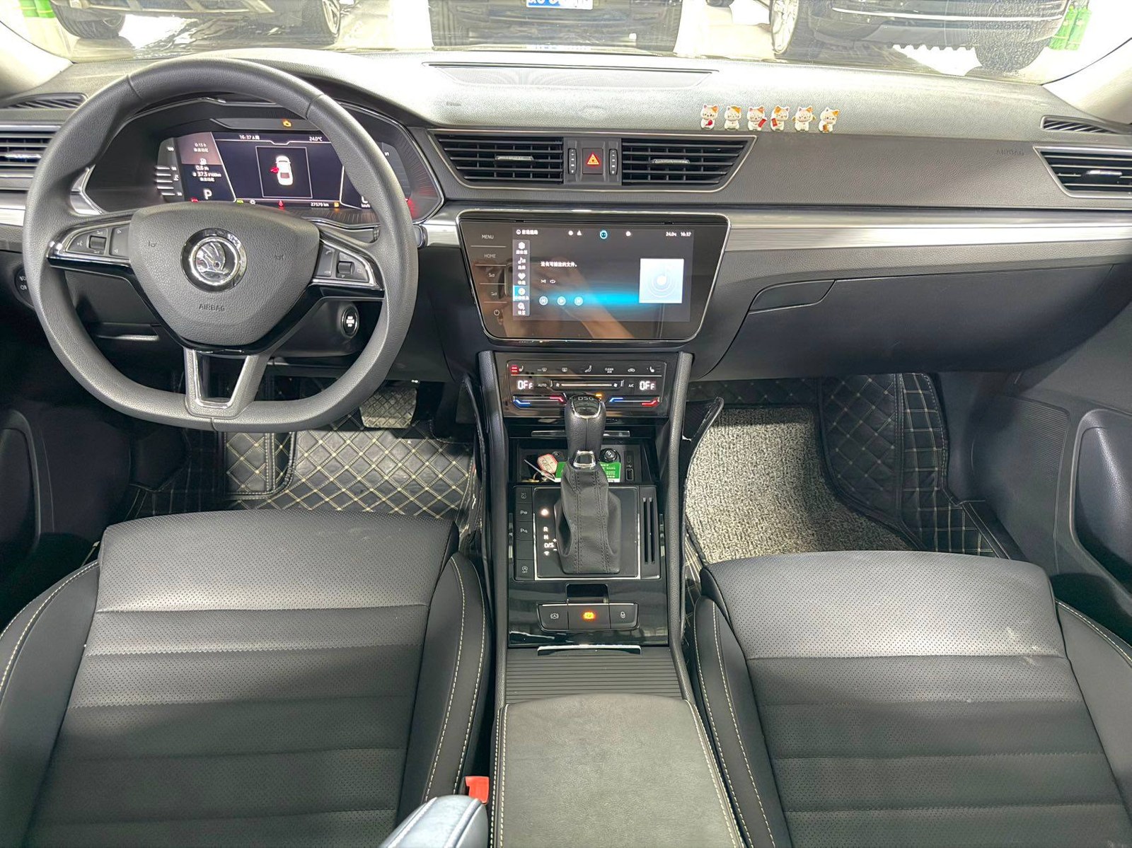 Салон Skoda Superb, наш лот