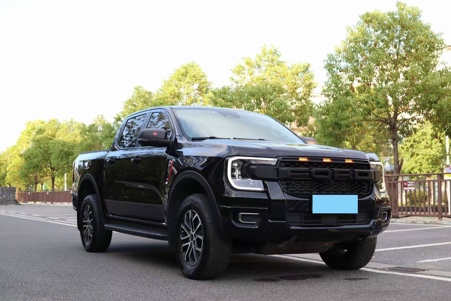 Ford Ranger 2023, наш лот, вид спереди (1/3)