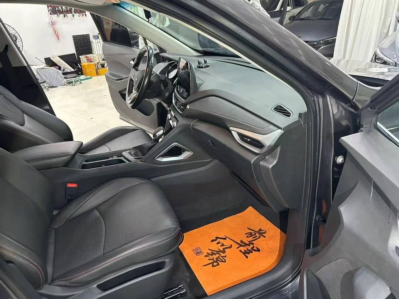 Chevrolet Orlando 2023, наш лот, водительское место