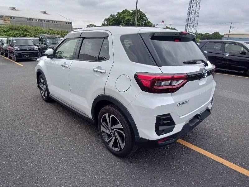 Toyota Raize Z 2023, наш лот, сзади 3/4