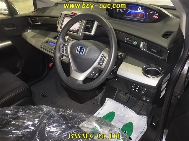 Honda Freed Hybrid GP3 2014, лот, торпедо