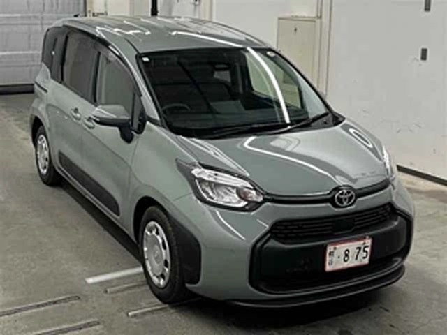 Toyota Sienta G 2023, лот, спереди 3/4