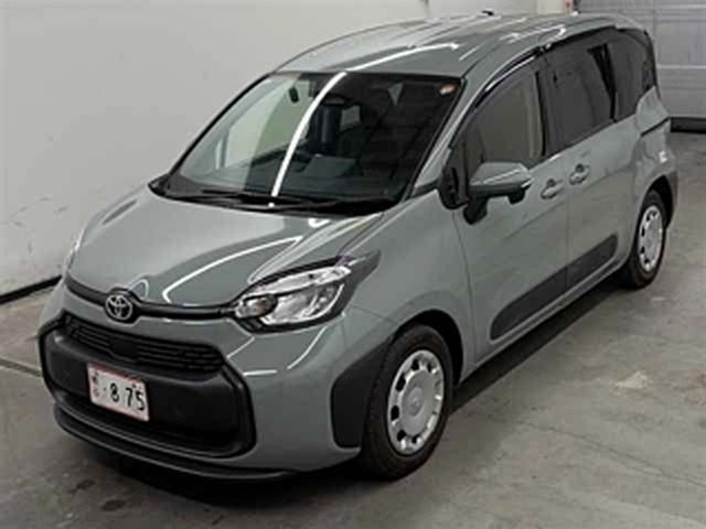 Toyota Sienta G 2023, лот, спереди 3/4 справа