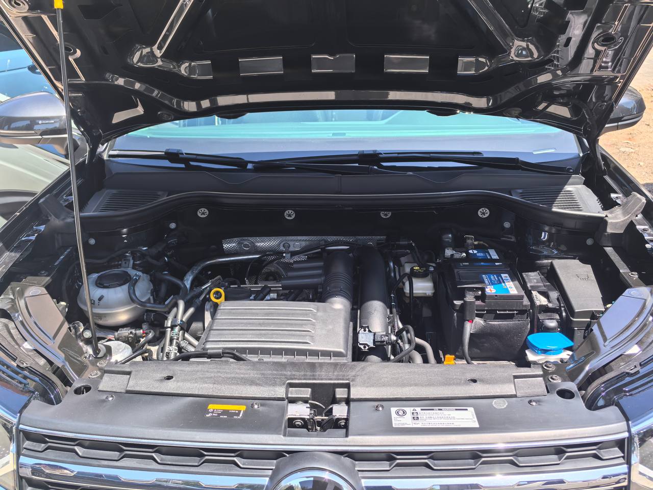 Подкапотное пространство Volkswagen Tharu с мотором 1.4 TSI EA211