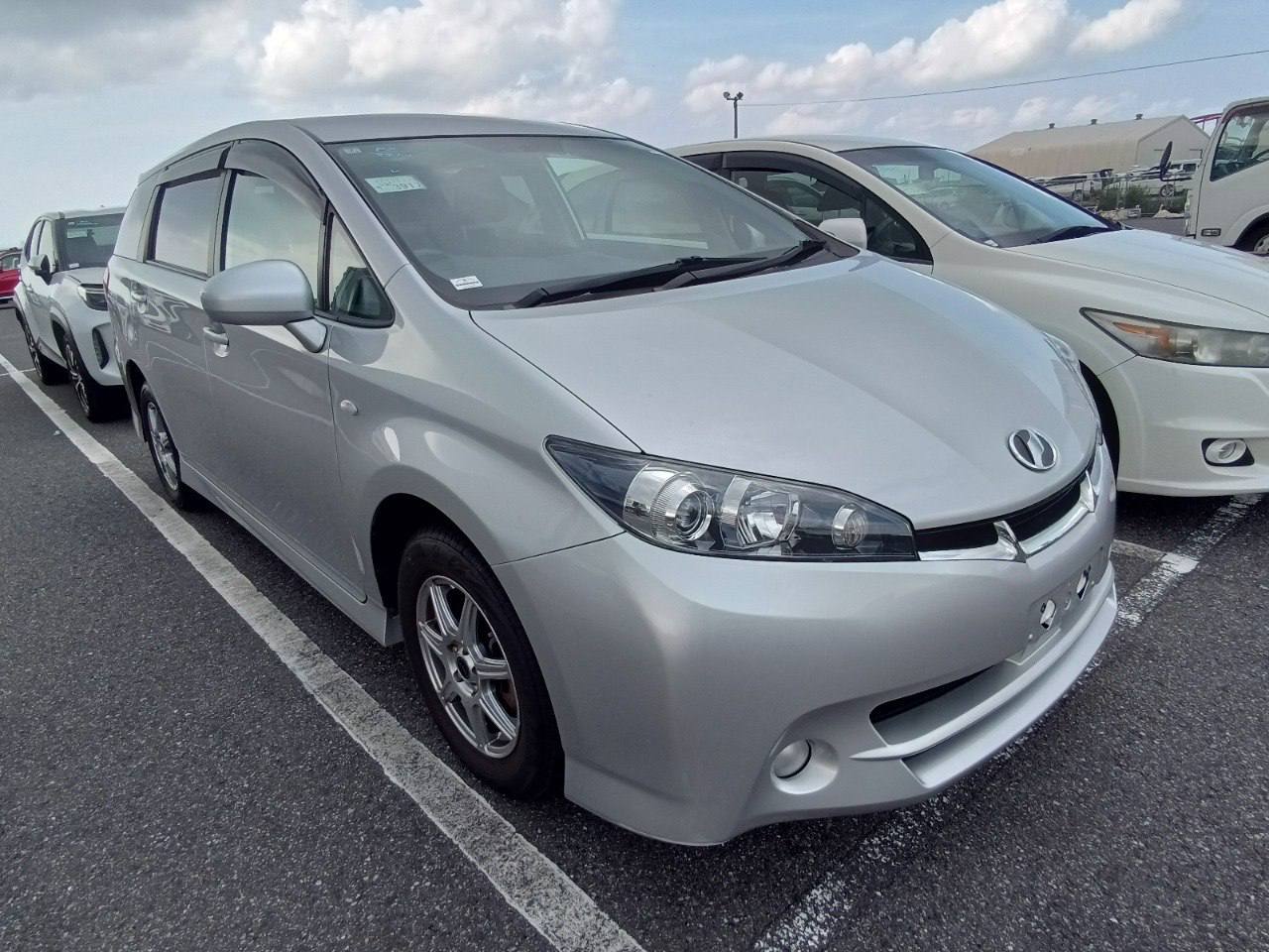 Toyota Wish 1.8 S 4WD из Японии, 2010, наш лот (1/6)